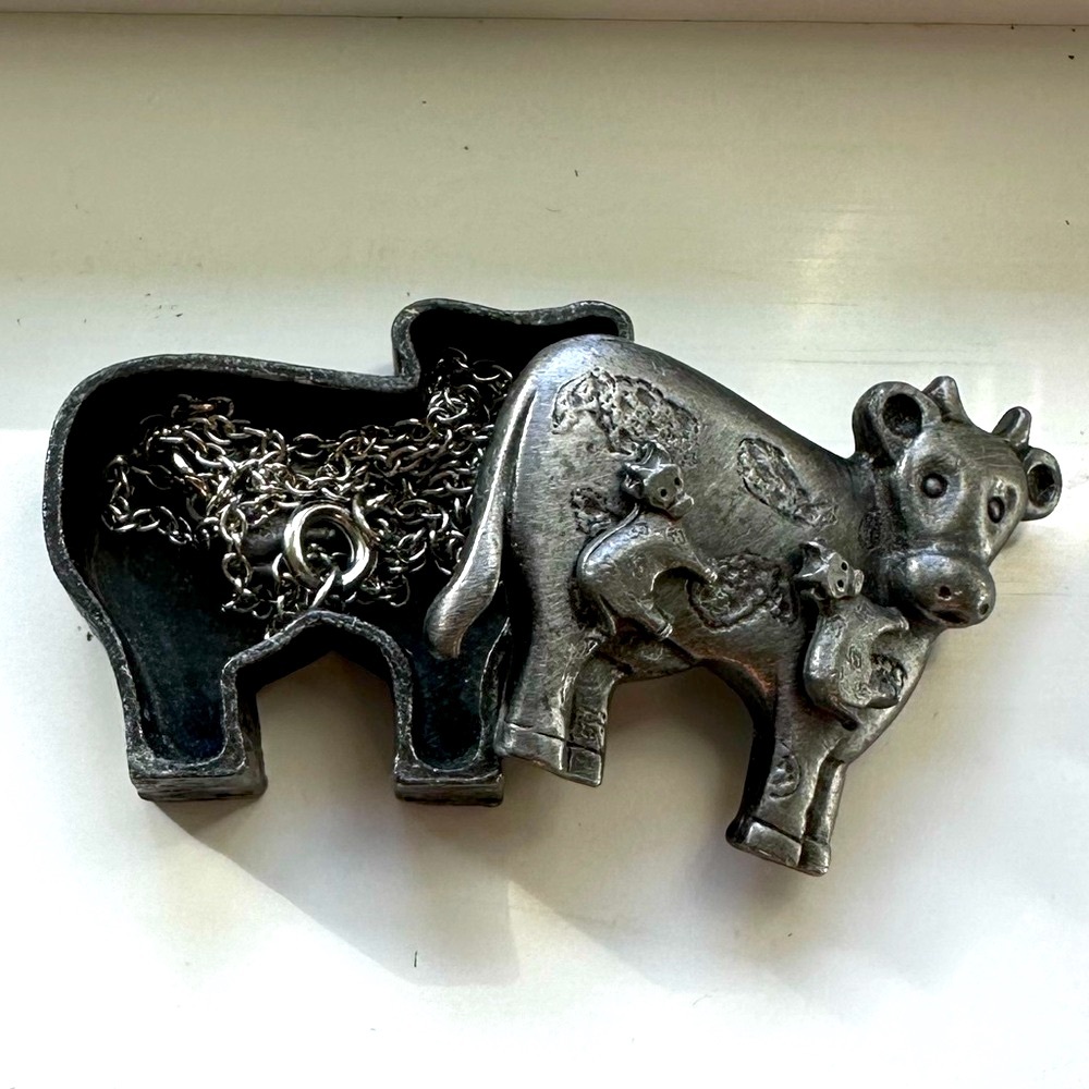 Vintage TORINO Pewter Cow Brooch Jewelry Box with Necklace and Earring Studs